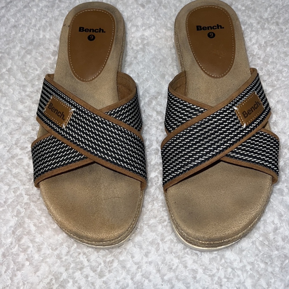 Women’s Bench slide on comfy flip flops, slides, sandals ,size 9